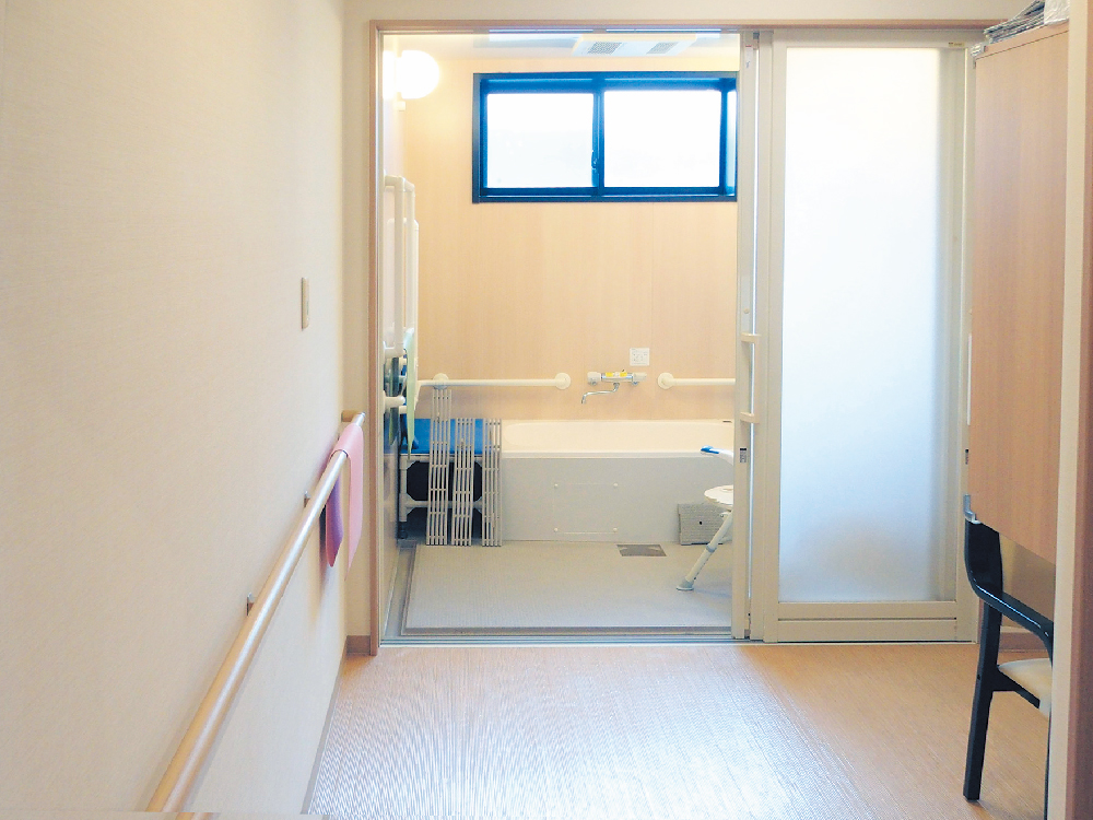 複合型ナーシングケアもも　静岡石田　浴室